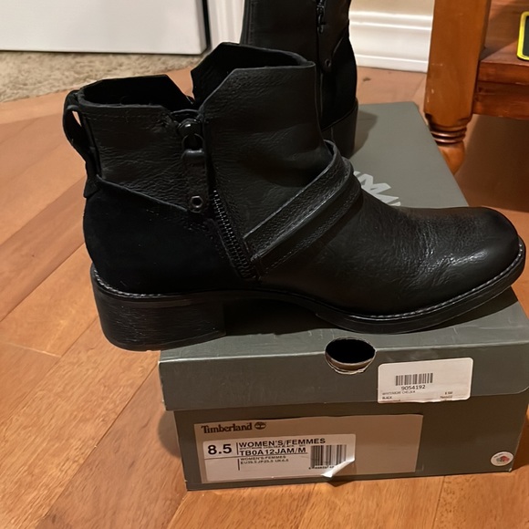 New in box Timberland Whittmore Chelsea Boots - Black 8.5 - Picture 2 of 4